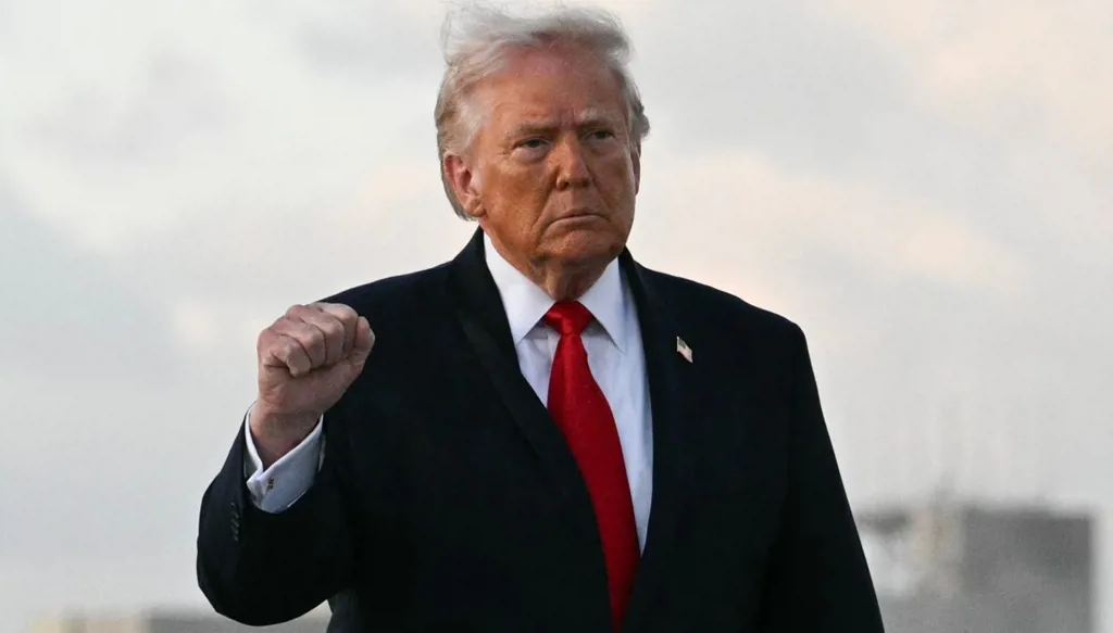 بعد انهيار المحادثات... دونالد ترامب يدرس توجيه ضربات محدودة لإيران