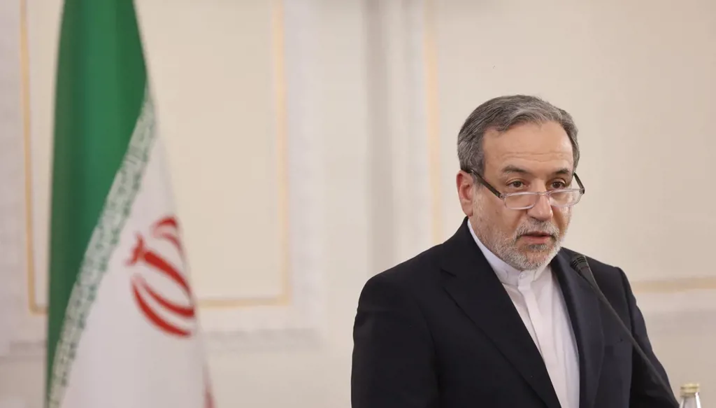 "العواقب وخيمة"... إيران تتوعد بالرد على أي هجوم أميركي