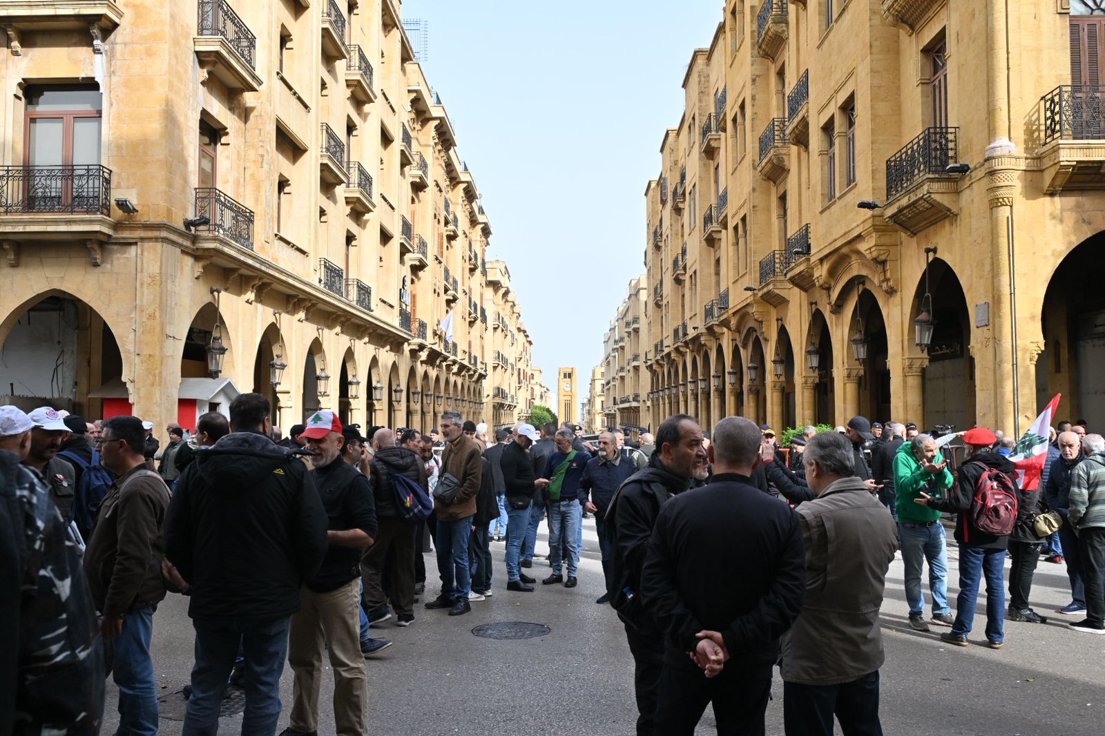 اعتصامات في الشارع (حسام شبارو).