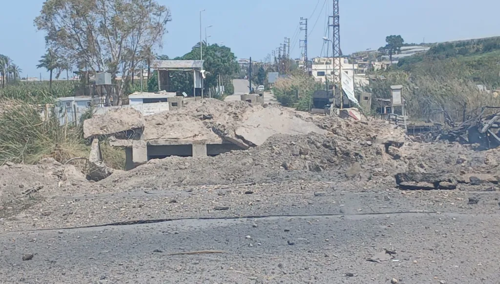 استهداف جسر القاسمية: إسرائيل تعزل جنوب الليطاني عن بقية مناطق لبنان (فيديو وصور)
