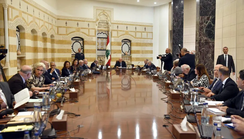 مجلس الوزراء شرب فجأة "حليب سباع" التعيينات... واعتراضات قواتية على "تمايزات" بين الوزراء