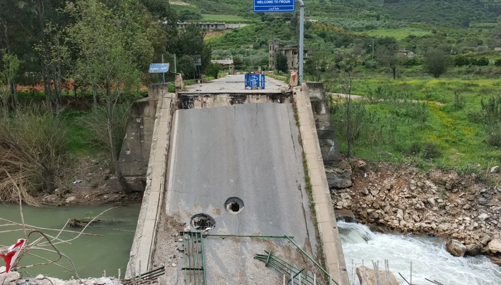 تدمير جسور الليطاني لمنع الإمدادات وعرقلة العودة