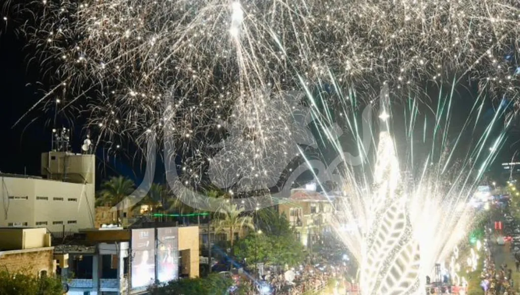 إصاءة شجرة الميلاد في جبيل (حسام شبارو).