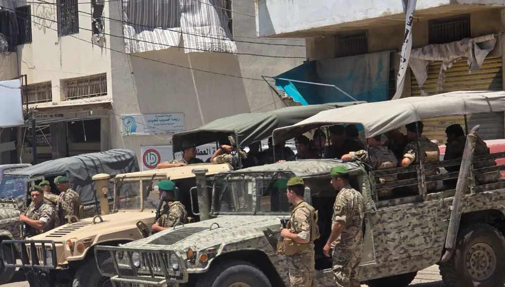 5 عند الخامسة: صواريخ تهزّ الجنوب... تراجع في سوق السيارات وأناقة الملكة بلا منازع