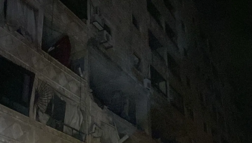 غارات إسرائيلية جديدة على الضاحية الجنوبية لبيروت... استهداف شقة (فيديو)