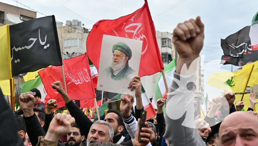 "حزب الله": واقفون بقوّة وثبات إلى جانب إيران