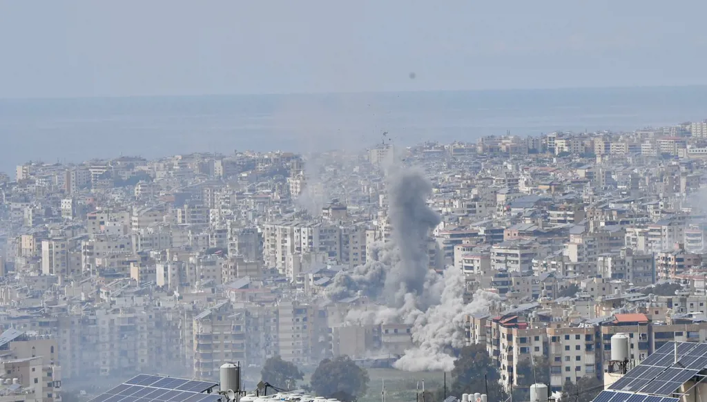 الجيش الإسرائيلي ينشر مكالمة مع أحد سكّان الضاحية الجنوبية لبيروت: "بدنا نرتاح"