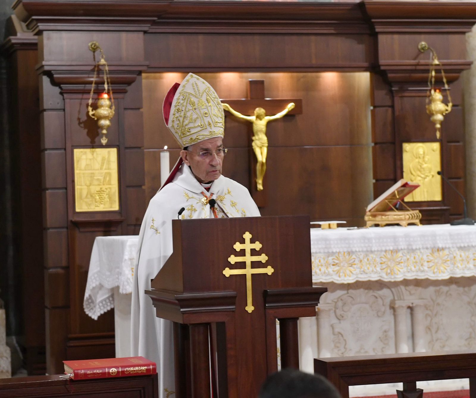 البطريرك الراعي (بكركي).