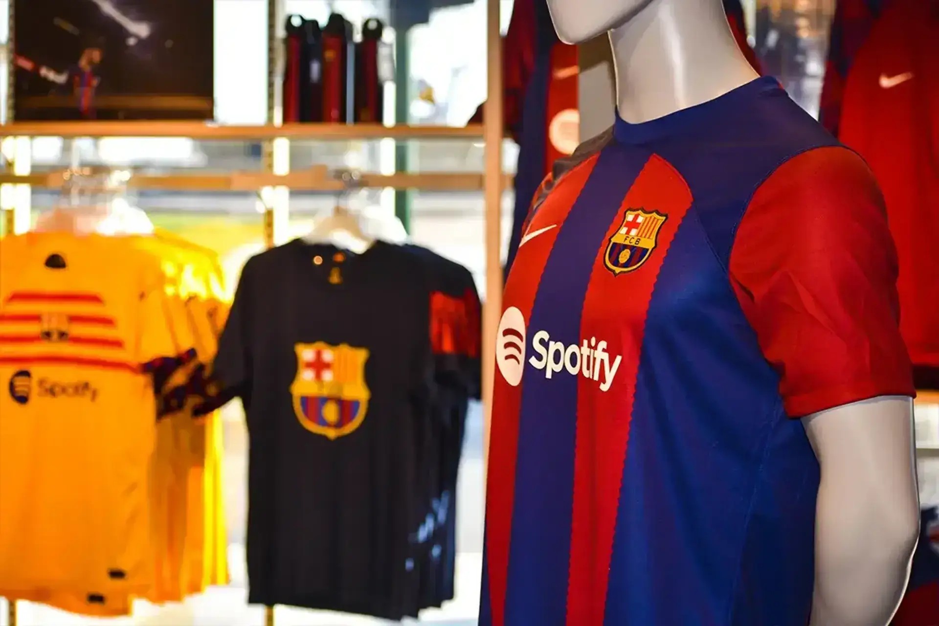 قميص برشلونة.