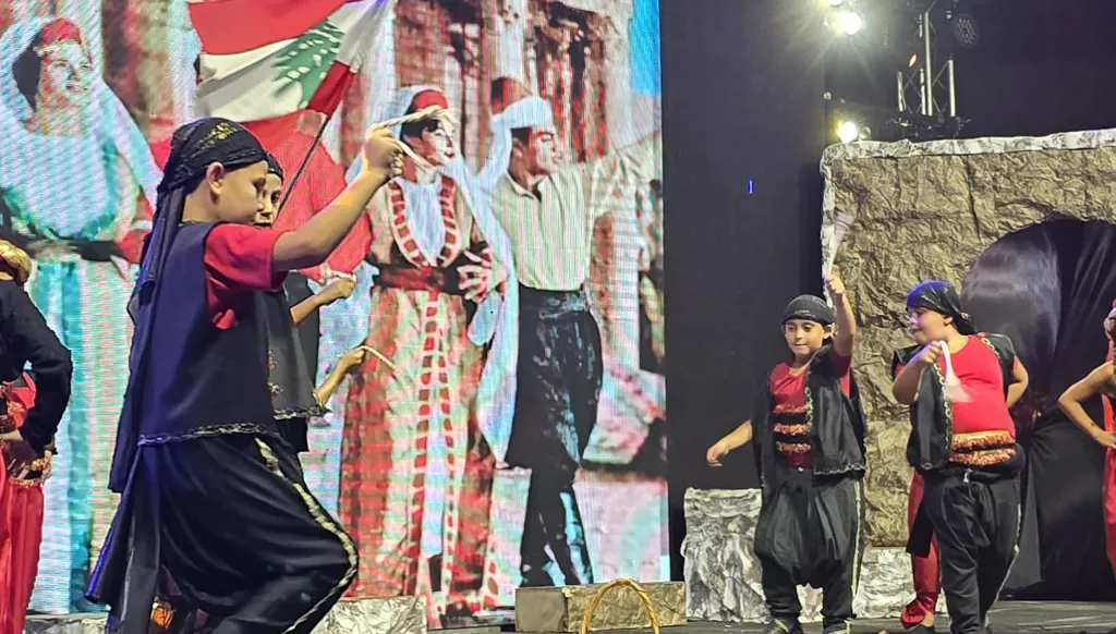 مهرجانات "كروم الشمس" – مغدوشة... إفتتاحية من وحي مشهديات الرحابنة (فيديو)