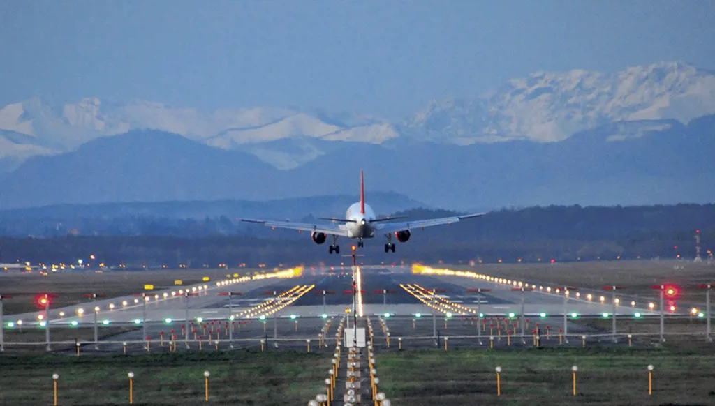 خلل بالرادار تسبب في تعليق الرحلات بشمال إيطاليا