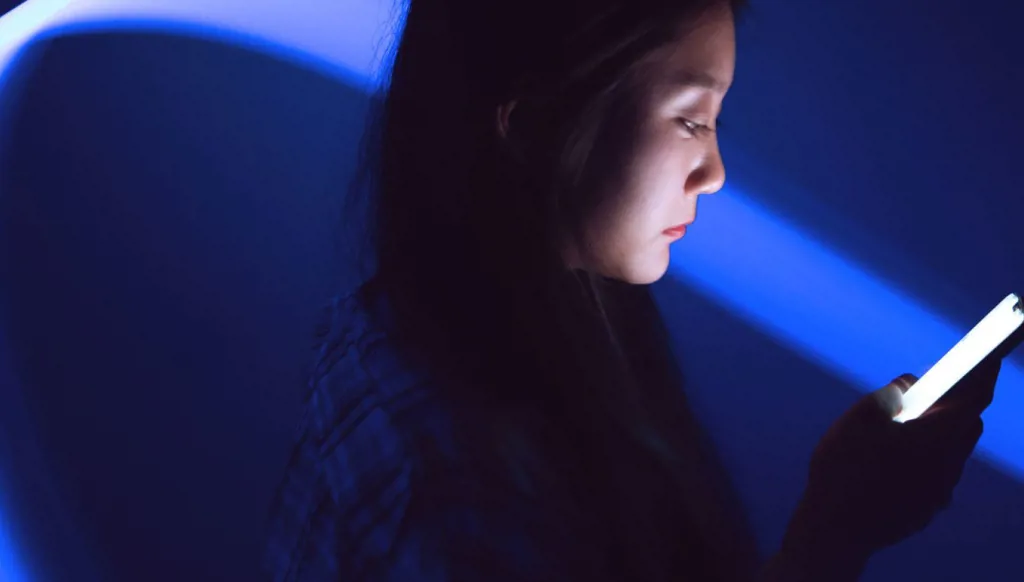 محتوى مولّد بالذكاء الاصطناعي على المنصات يكرّس التحيّز الجنسي