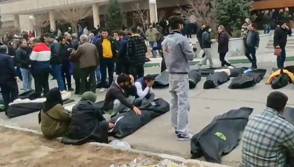 Des agents iraniens ont entravé les soins dans des hôpitaux remplis de manifestants blessés