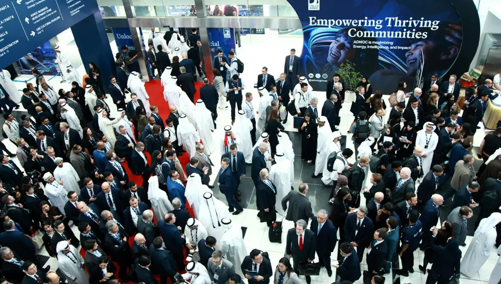 أكبر حدث عالمي بقطاع الطاقة... "أديبك 2025" ينطلق في أبوظبي