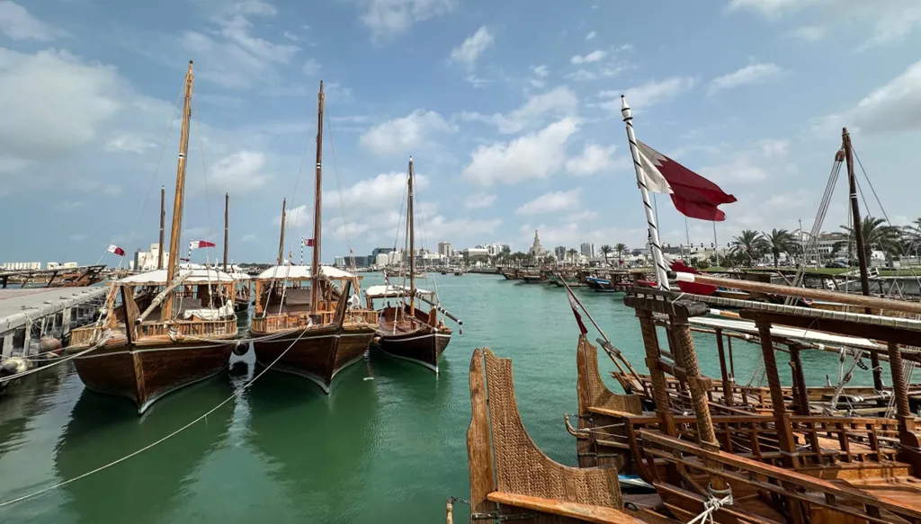 دول خليجية تتصدّى لهجمات بصواريخ ومسيّرات