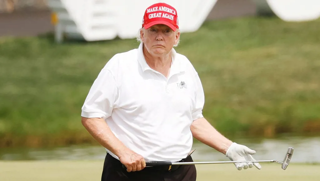 ترامب أعطى موافقته بضرب المنشآت النووية الإيرانية من نادي الغولف!