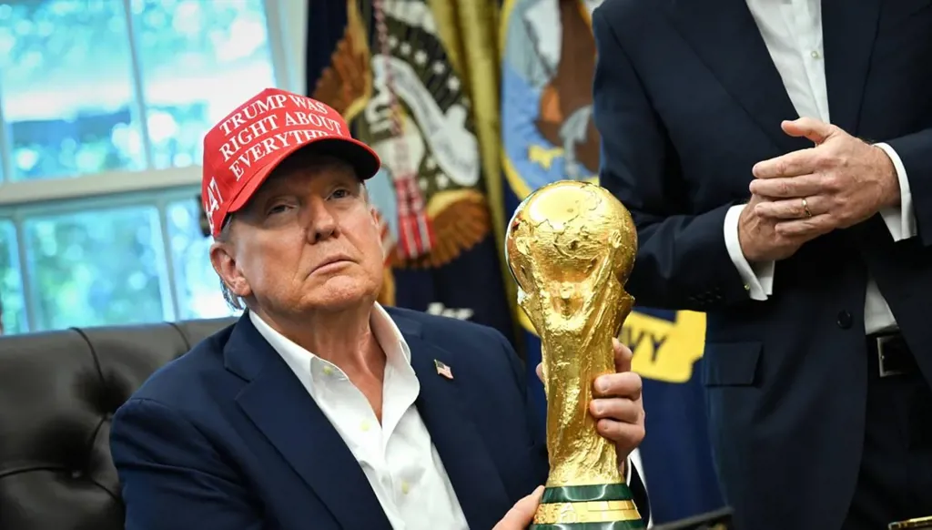 جائزة جديدة من "فيفا"... هل يحصل ترامب على التكريم هذه المرة؟