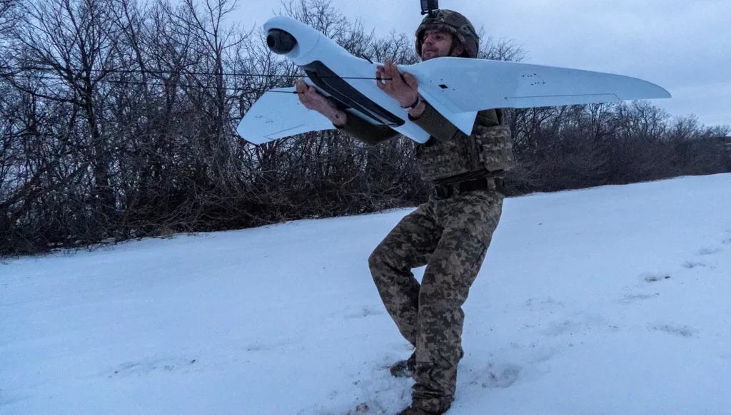 لماذا لجأت الولايات المتحدة إلى خبرة أوكرانيا في حرب الطائرات المسيّرة ضد إيران؟