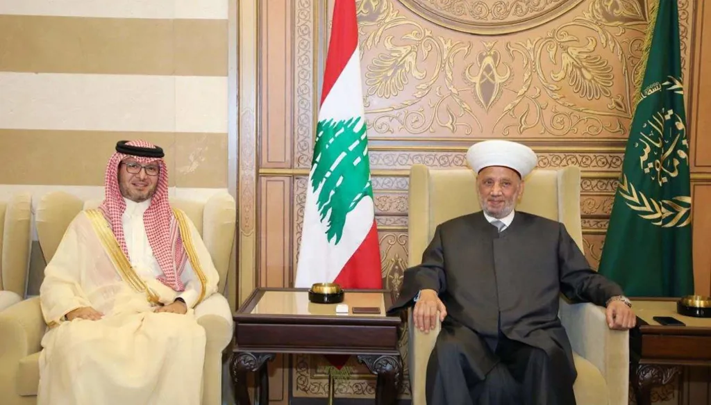 دريان استقبل بخاري: دعم الجيش والأجهزة لبسط سلطة الدولة على الأراضي اللبنانية