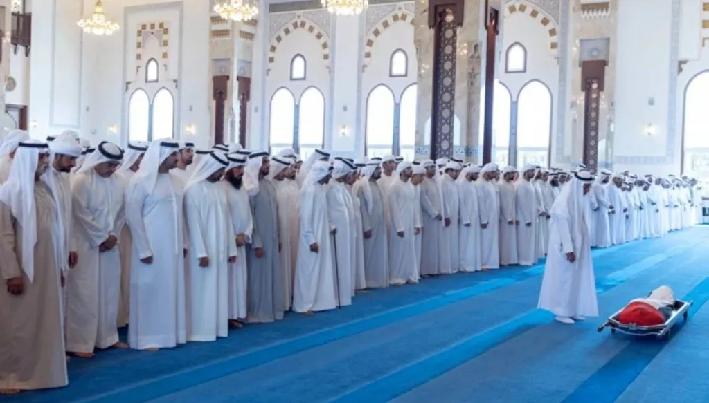 الإمارات تودّع الشيخ أحمد بن راشد إلى مثواه الأخير (صور)