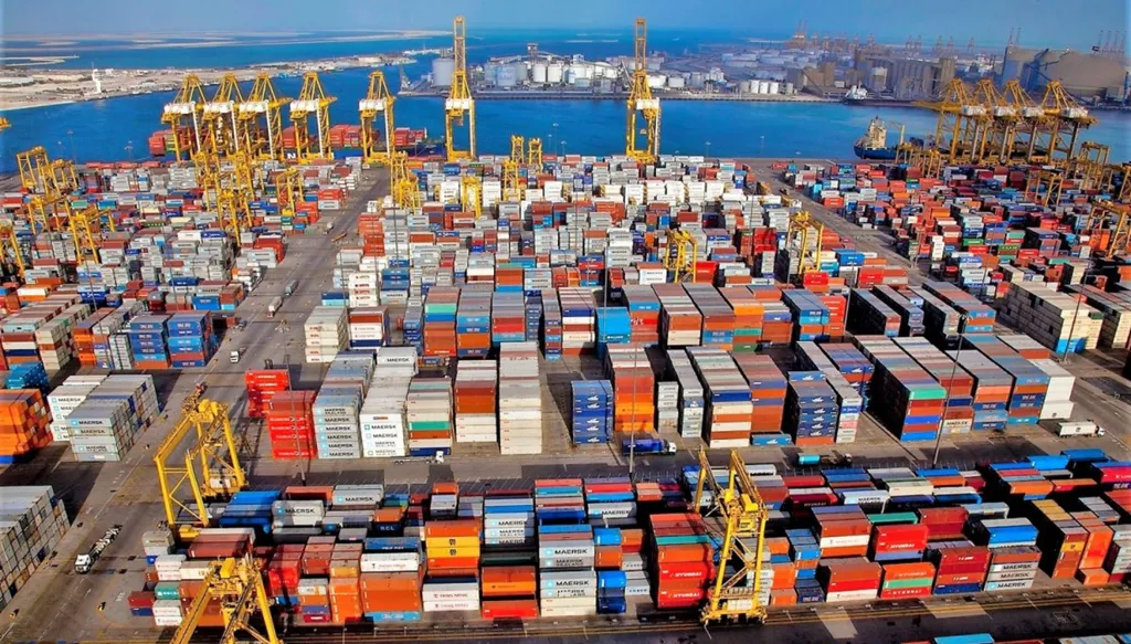 اتفاق بـ800 مليون دولار بين "موانئ دبي" وسوريا لتطوير ميناء ‏طرطوس ومناطق لوجستية