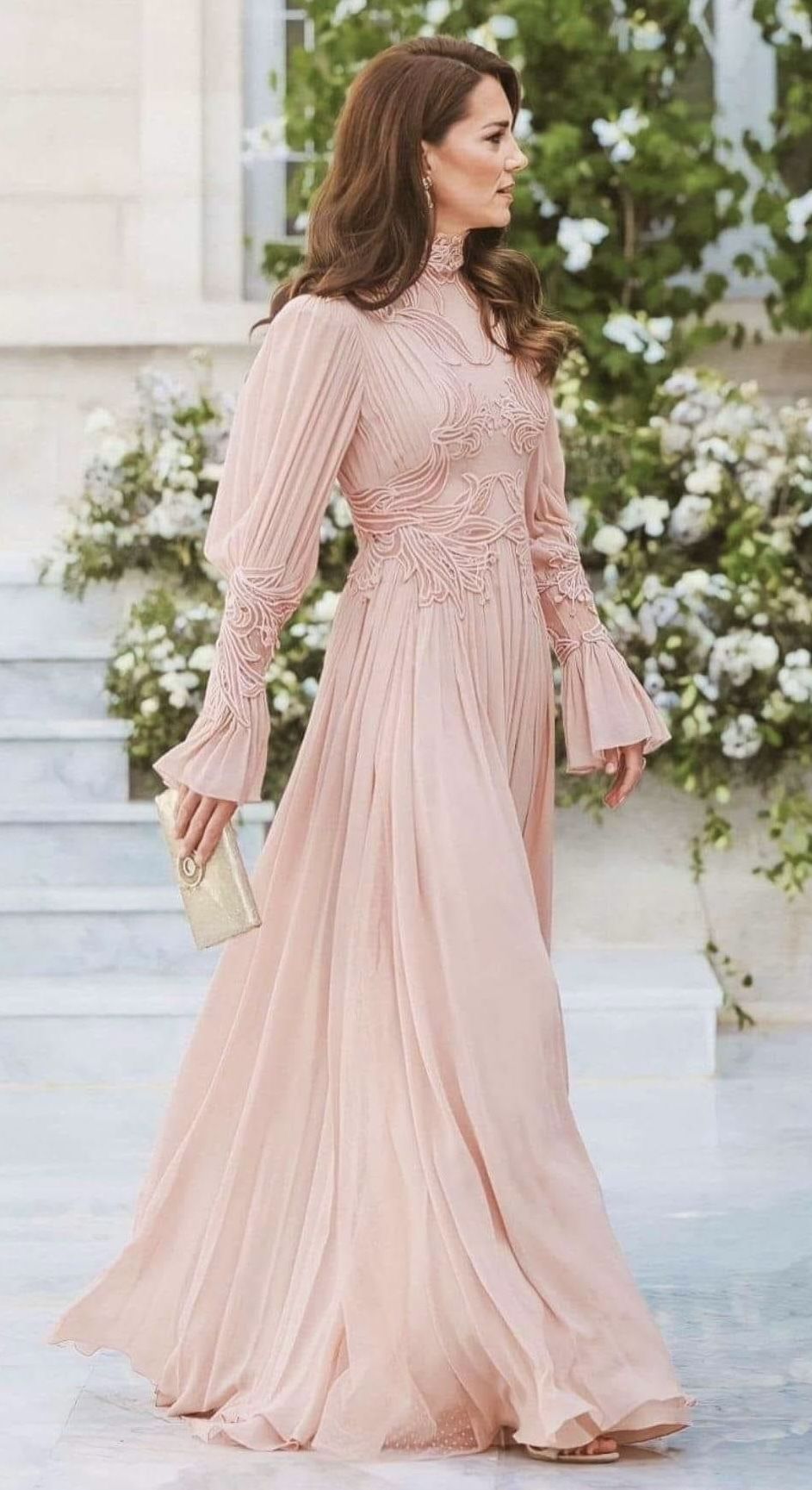 كيت ميدلتون بتصميم إيلي صعب النيود في عرس الأميرة رجوة والأمير الحسين بالأردن (Pinterest)