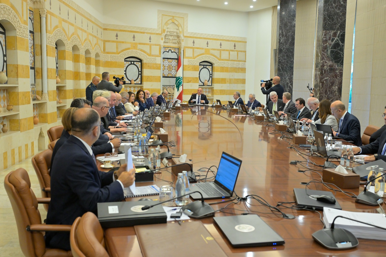 جلسة لمجلس الوزراء (نبيل اسماعيل).