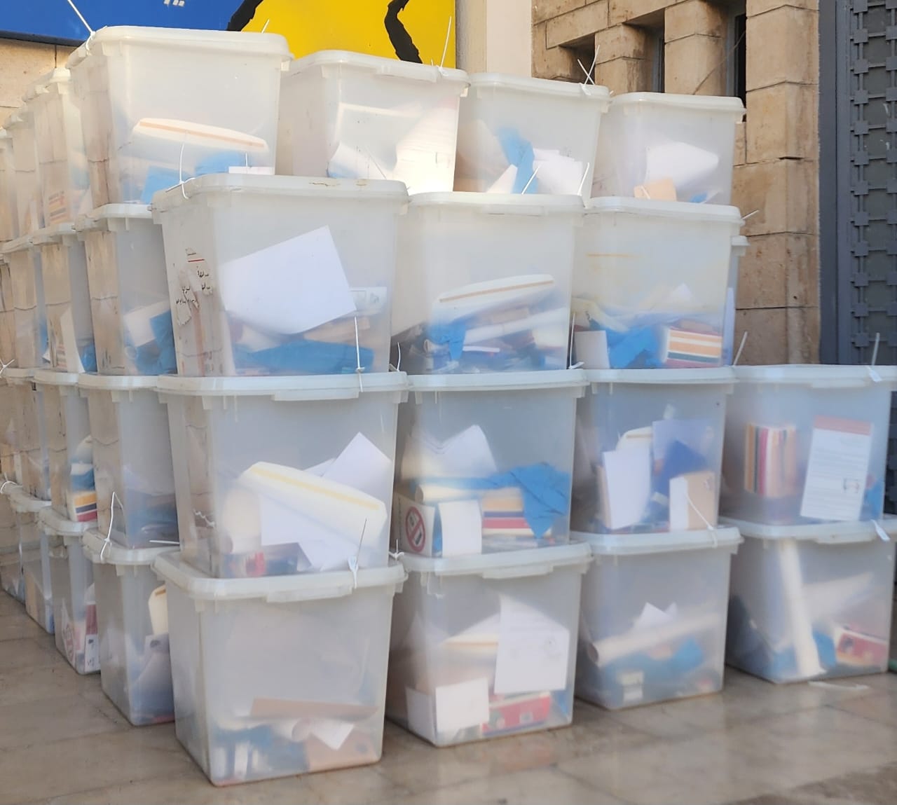 صناديق الاقتراع (ميشال حلاق).