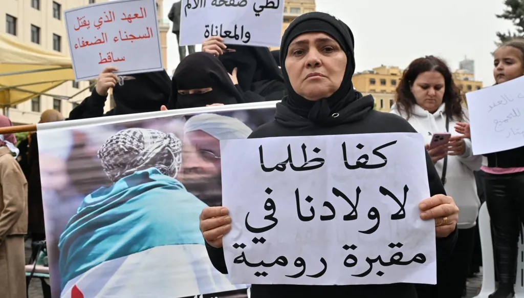 اعتصام لأهالي الموقوفين في ساحة رياض الصلح (صور)