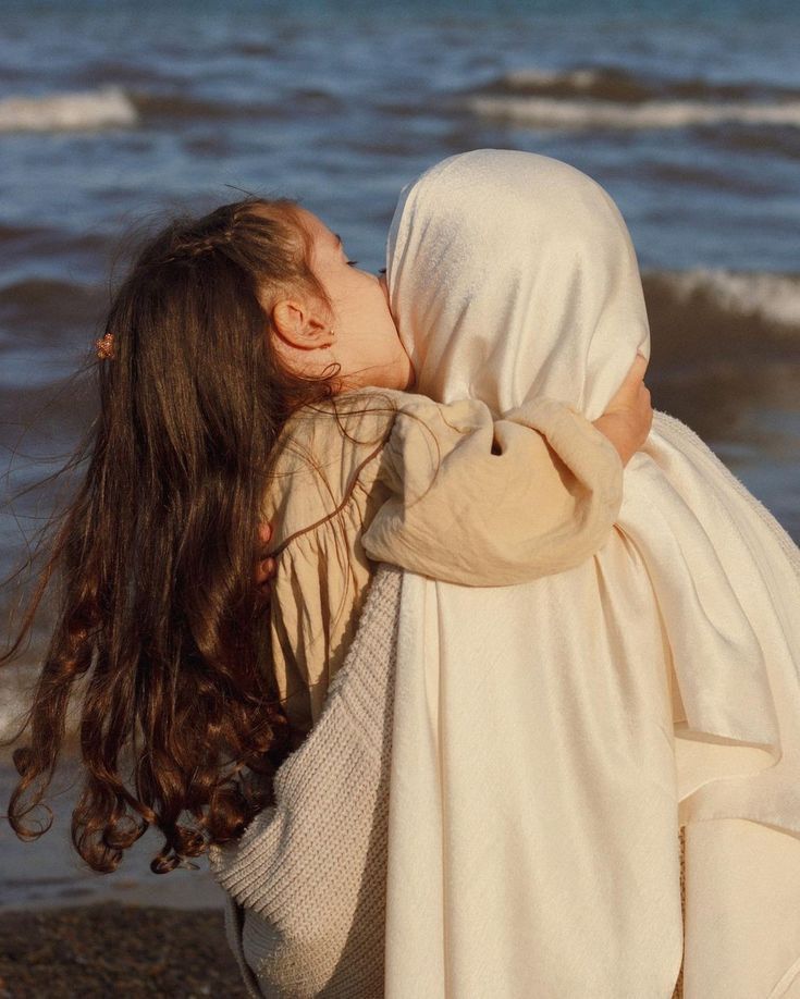 أم وابنتها (Pinterest)