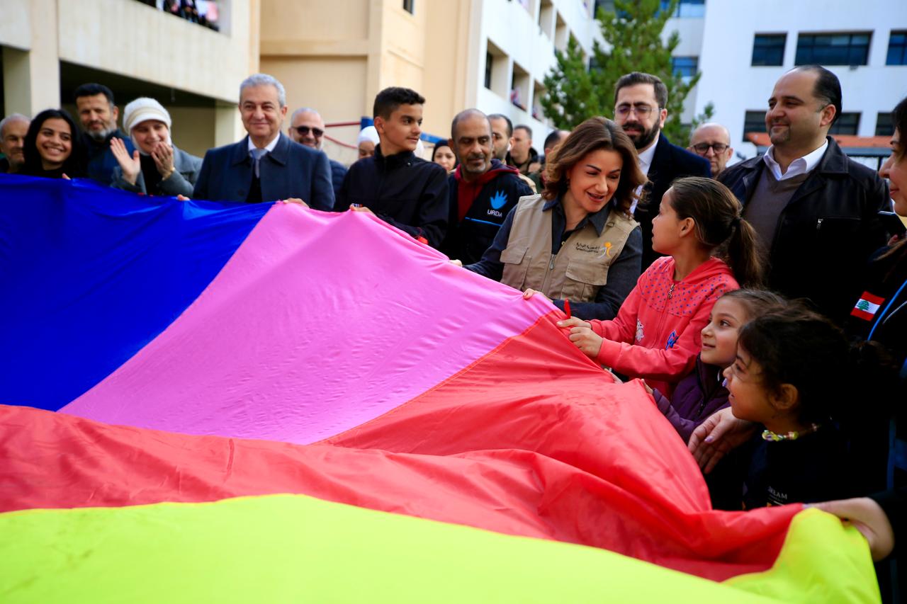 وزبرة الشؤون لدى تفقدها مركز إيواء في المدينة. (أحمد منتش)