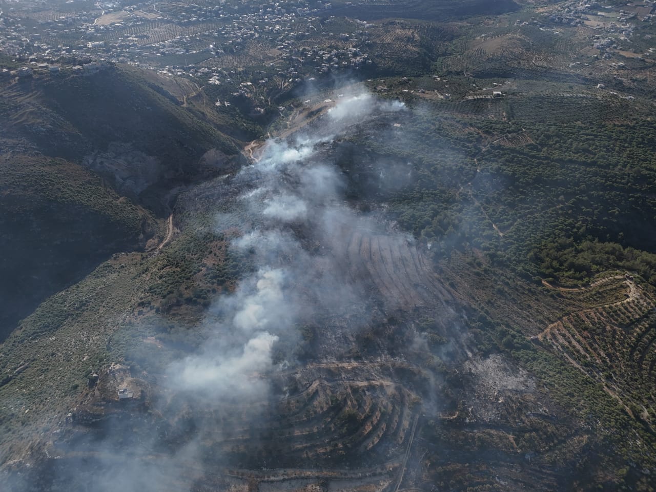 دخان الحريق في بزال وسيسوق.
