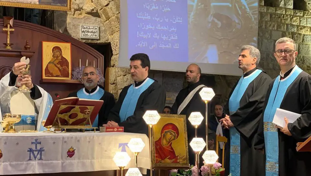 إحياء عيد بشارة مريم العذراء وذكرى السيامة الكهنوتية للبطريرك الدويهي في إهدن