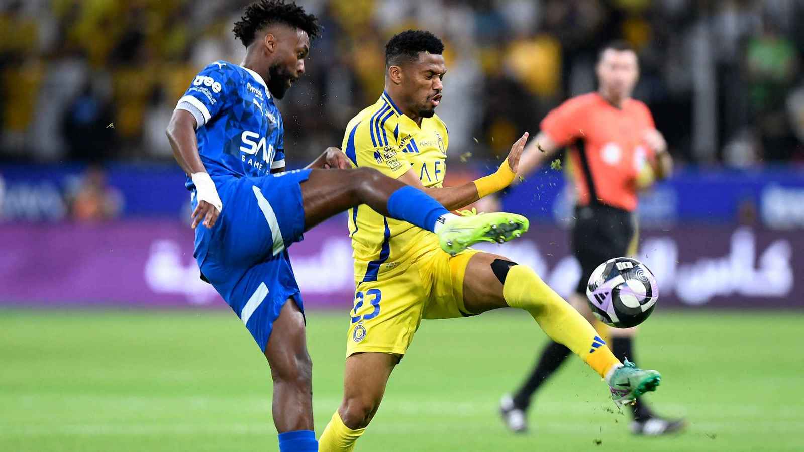 من مباراة سابقة بين الهلال والنصر.