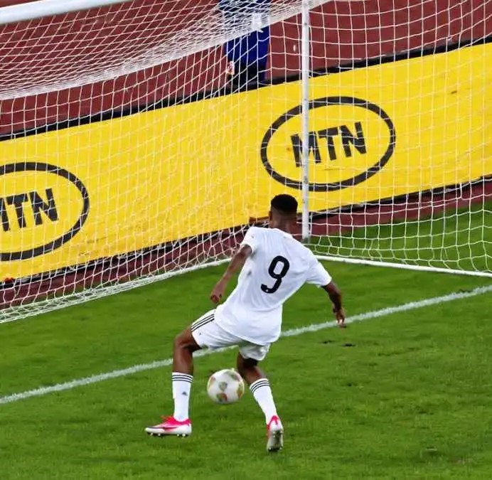 لاعب منتخب ليبيا يهدر فرصة لا تُصدّق أمام المرمى الخالي (فيديو)