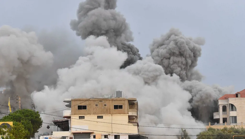 الجيش الإسرائيلي يكشف أهداف الغارات جنوبي لبنان... وتهدّيد بقصف بيروت في هذه الحالة!