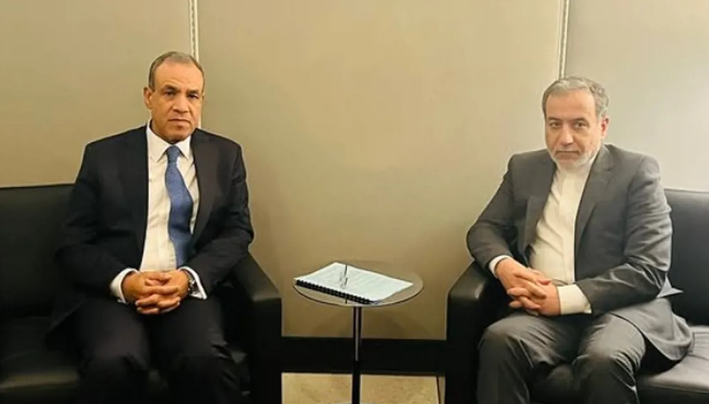 مصر تبحث مع إيران حماية الملاحة البحرية