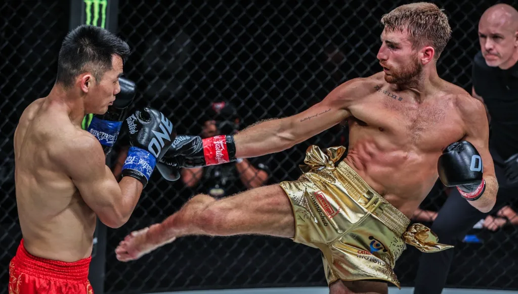 فوزان للعرب وسبع ضربات قاضية في عرض "ون 171: قطر"