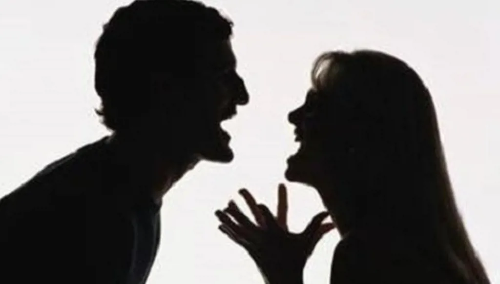 جريمة بشعة... خنَق زوجته داخل منزلهما!