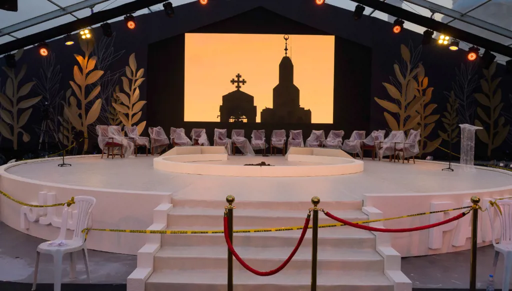 سنّة وشيعة ودروز وعلويّون: أهلاً برسول السلام والمحبة