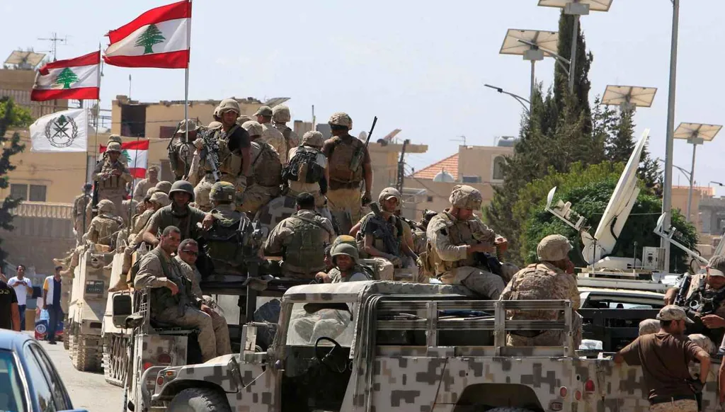 تدابير أمنية استثنائية... الجيش اللبناني يوقف عدداً من الأشخاص