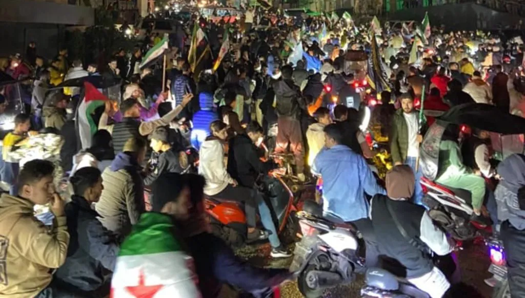 احتفالات في مناطق لبنانيّة بذكرى عام على سقوط الأسد (فيديو)