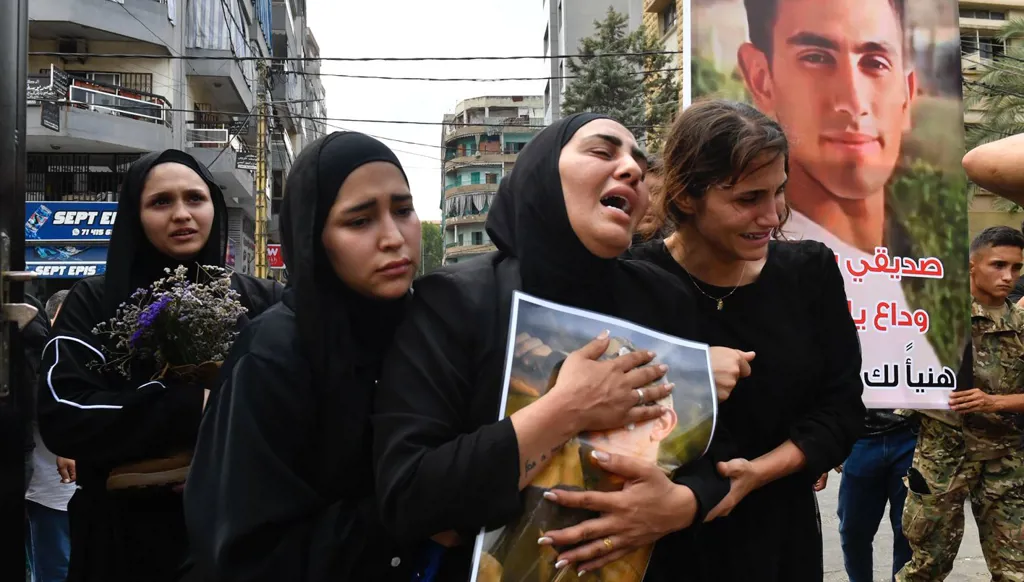 5 عند الخامسة: الجيش اللبناني يشيّع شهداءه... اجتماع بشأن سوريا في الاردن ومشاهد مرعبة بالسويداء