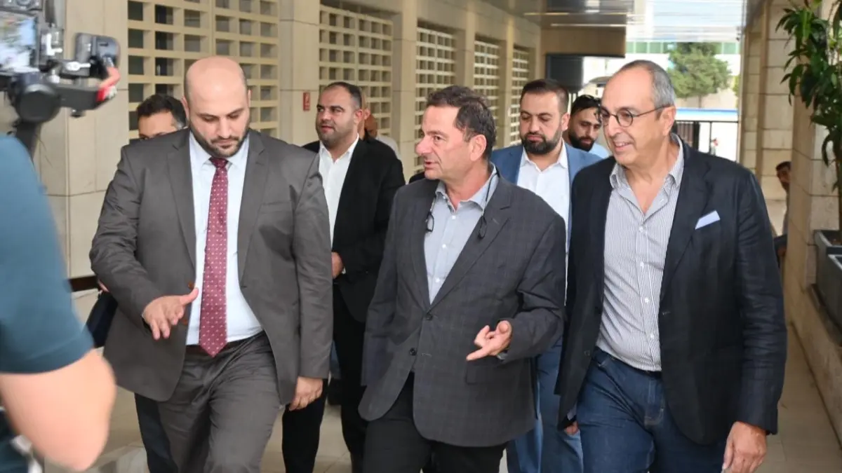 جانب من جولة وزير الصحة
