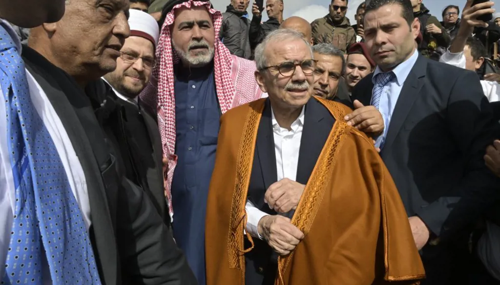 نائب غير جنوبي رافق سلام في جولته