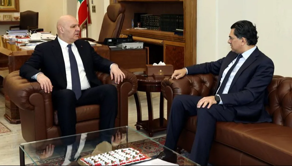 وزير الإعلام اللبناني بعد لقائه عون: الحل بالتفاوض لا بالحرب… ونسير في المبادرة الرئاسية