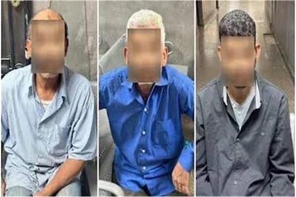 صورة متداولة لثلاثة من المتهمين (إعلام مصري)