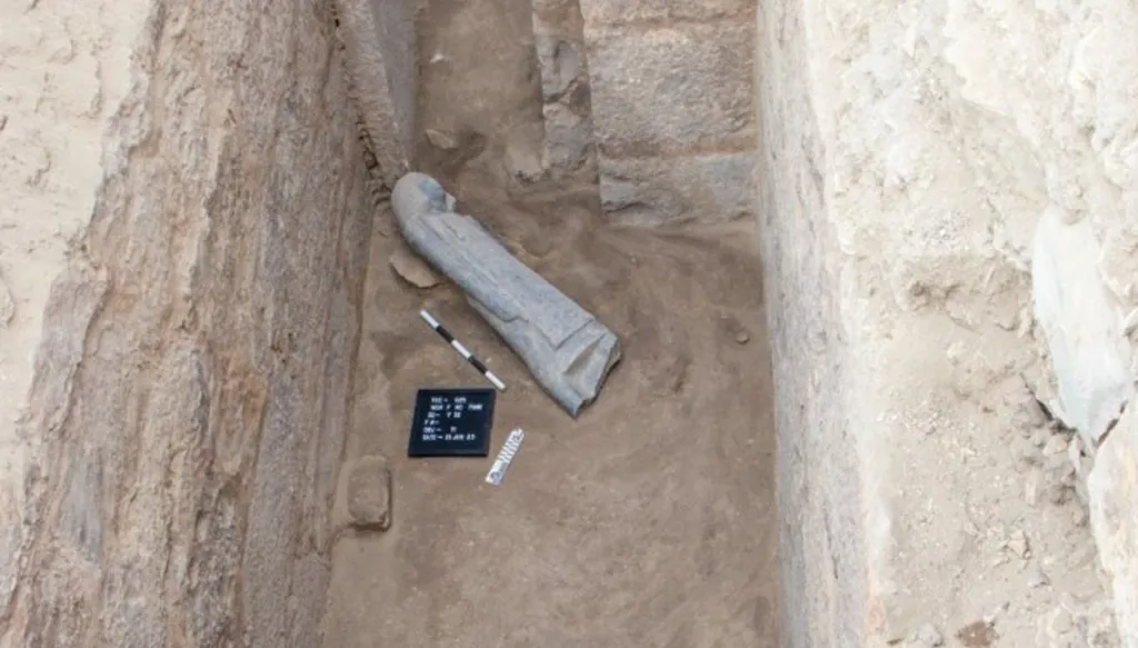 اكتشاف مقبرة ابن أول ملوك الأسرة الخامسة بالدولة القديمة في سقارة بمصر