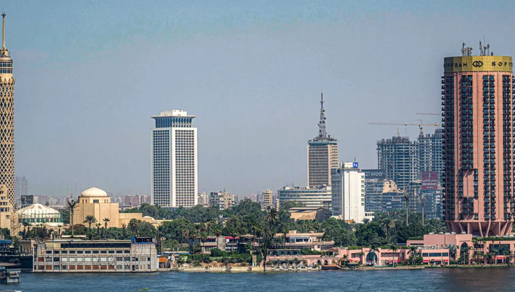 مصر تبدأ استيراد النفط من الجزائر
