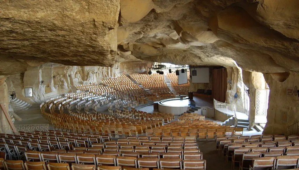 الكرامة خارج اقتصاد الجدارة